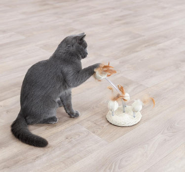 Trixie Fjærleke med fjær på sisalfot