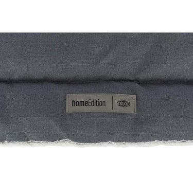 Trixie Farello liggematte