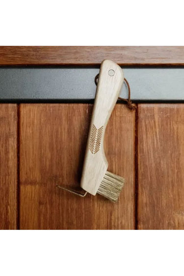 Grooming Deluxe Hoof Pick w/ Metal Bristle & Magnet
